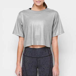 LULULEMON Top Women Size 12 XL Metal Grey Silver Foil To The Beat Tee SoulCycle